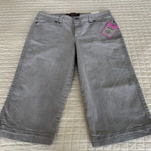Gloria Vanderbilt Grey Capri Jeans 10 Cropped